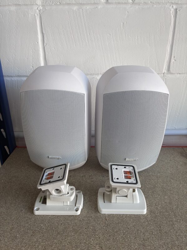 Biamp Apart MASK6C 6.5″ Clickmount Speaker 150W IP64 (White) Pair B STOCK